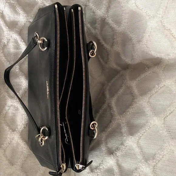 Black Coach purse - Picture 4 of 5